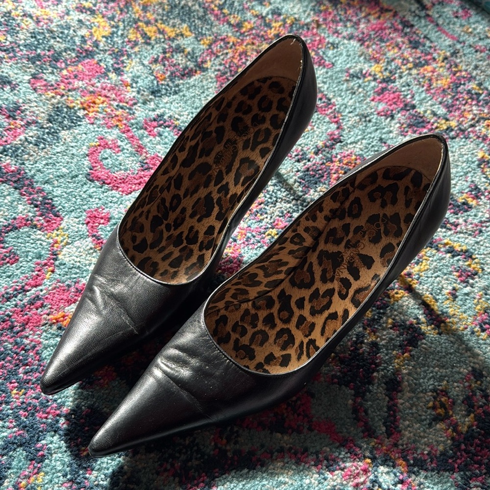 Dolce and Gabbana black classic pump